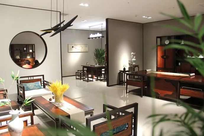 濰坊實(shí)木辦公家具專(zhuān)賣(mài)店，完成年度挑戰(zhàn)業(yè)績(jī)目標(biāo)